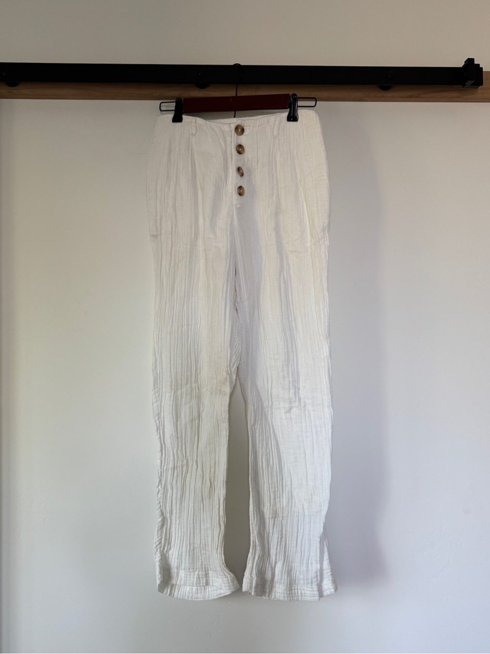 l*space White Button-Front Lightweight Chinos - beach style pants